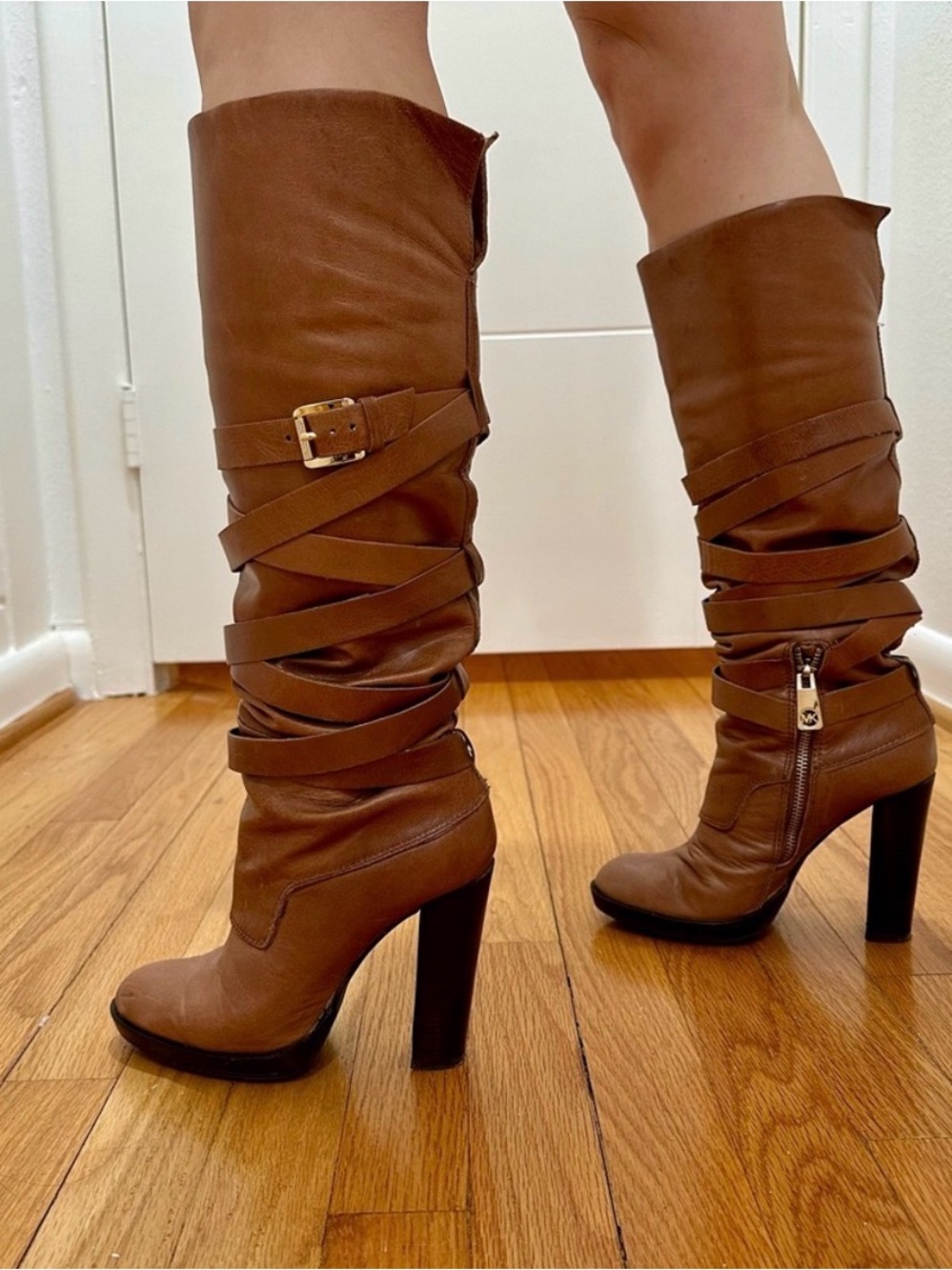 MICHAEL Michael Kors: Brown Leather Wrap Boots